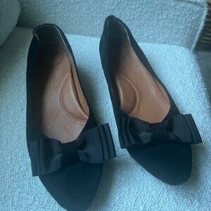 Kenneth Cole shoe